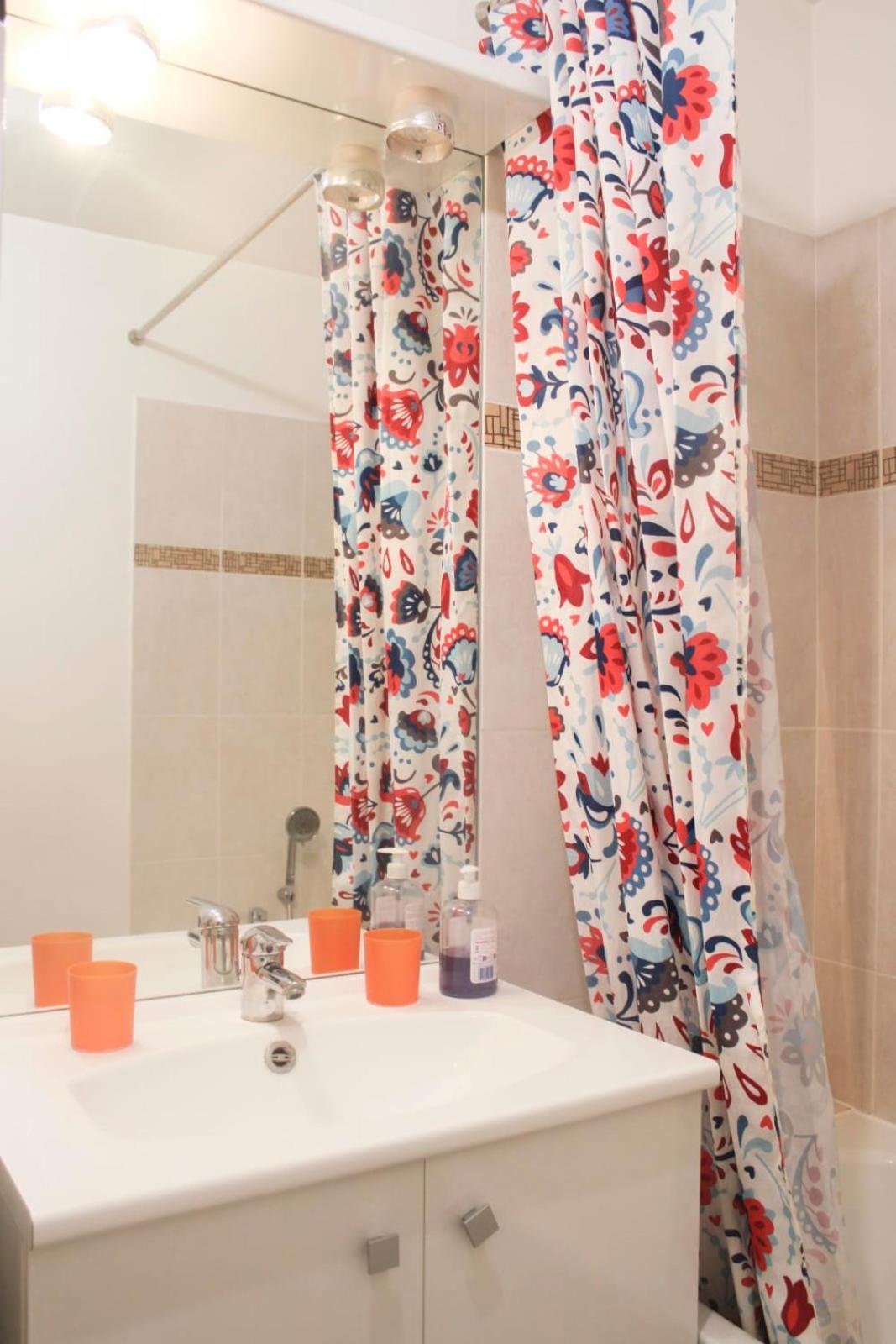 3-Rooms Apartment With Wifi And Balcony Saint-Denis  Exteriör bild